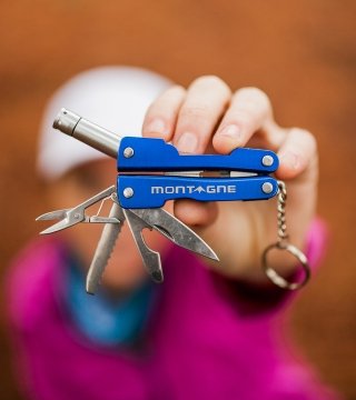 Pinza multifunción New con linterna