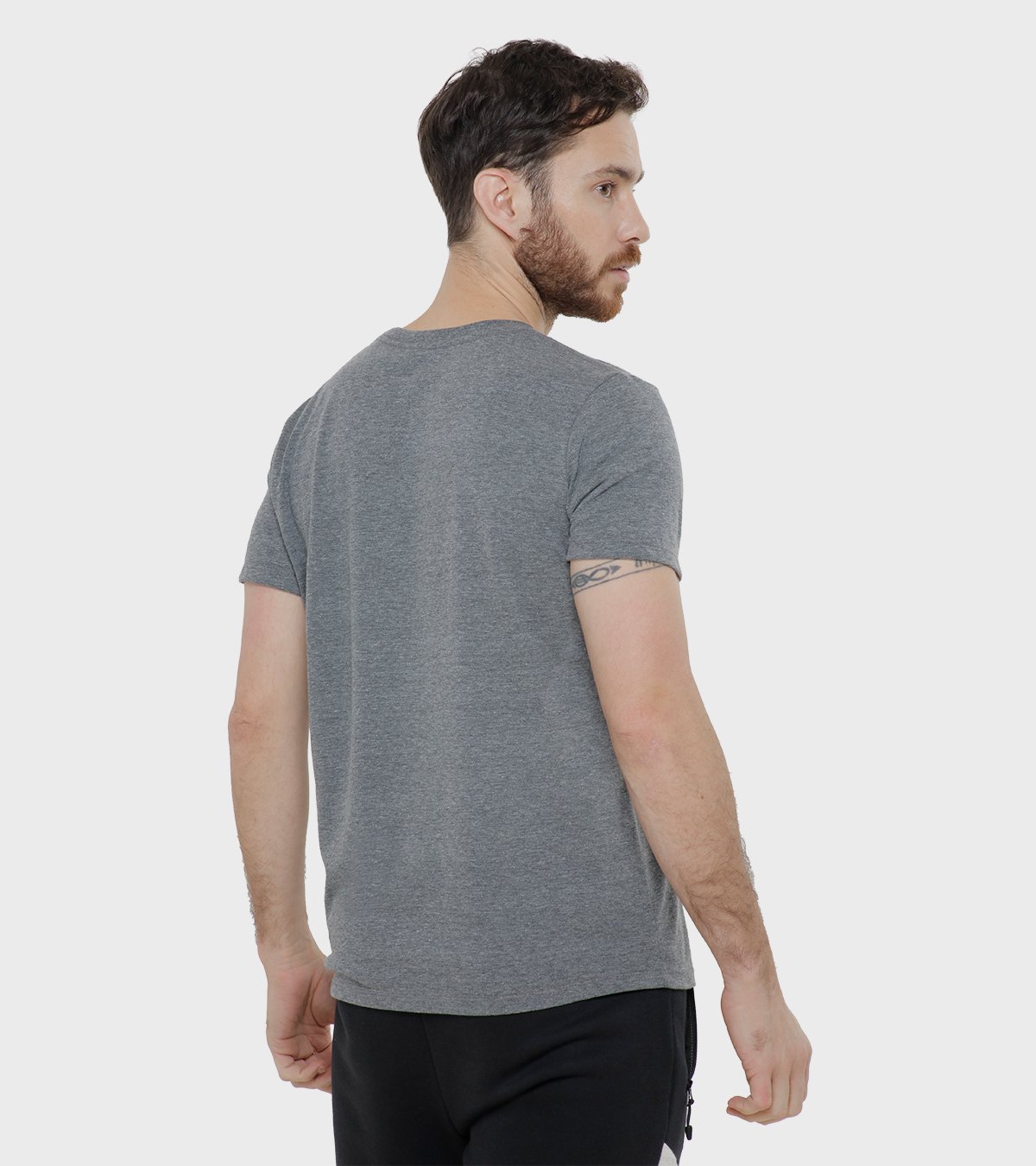 Remera de hombre Essential