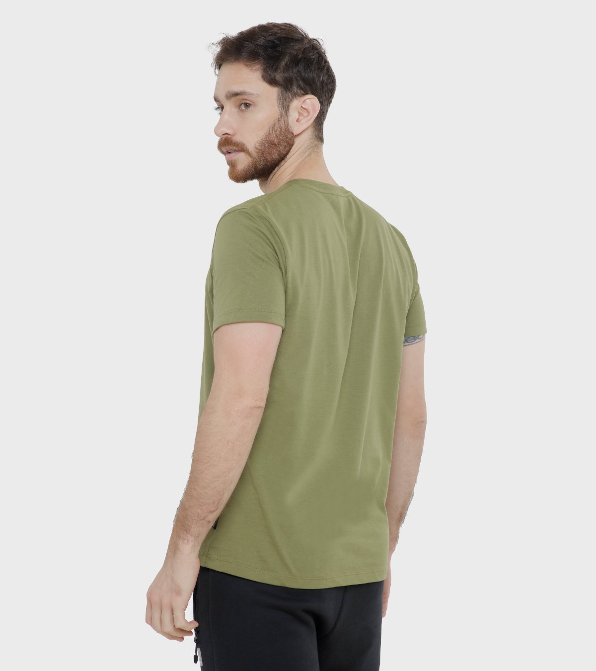 Remera de hombre Essential