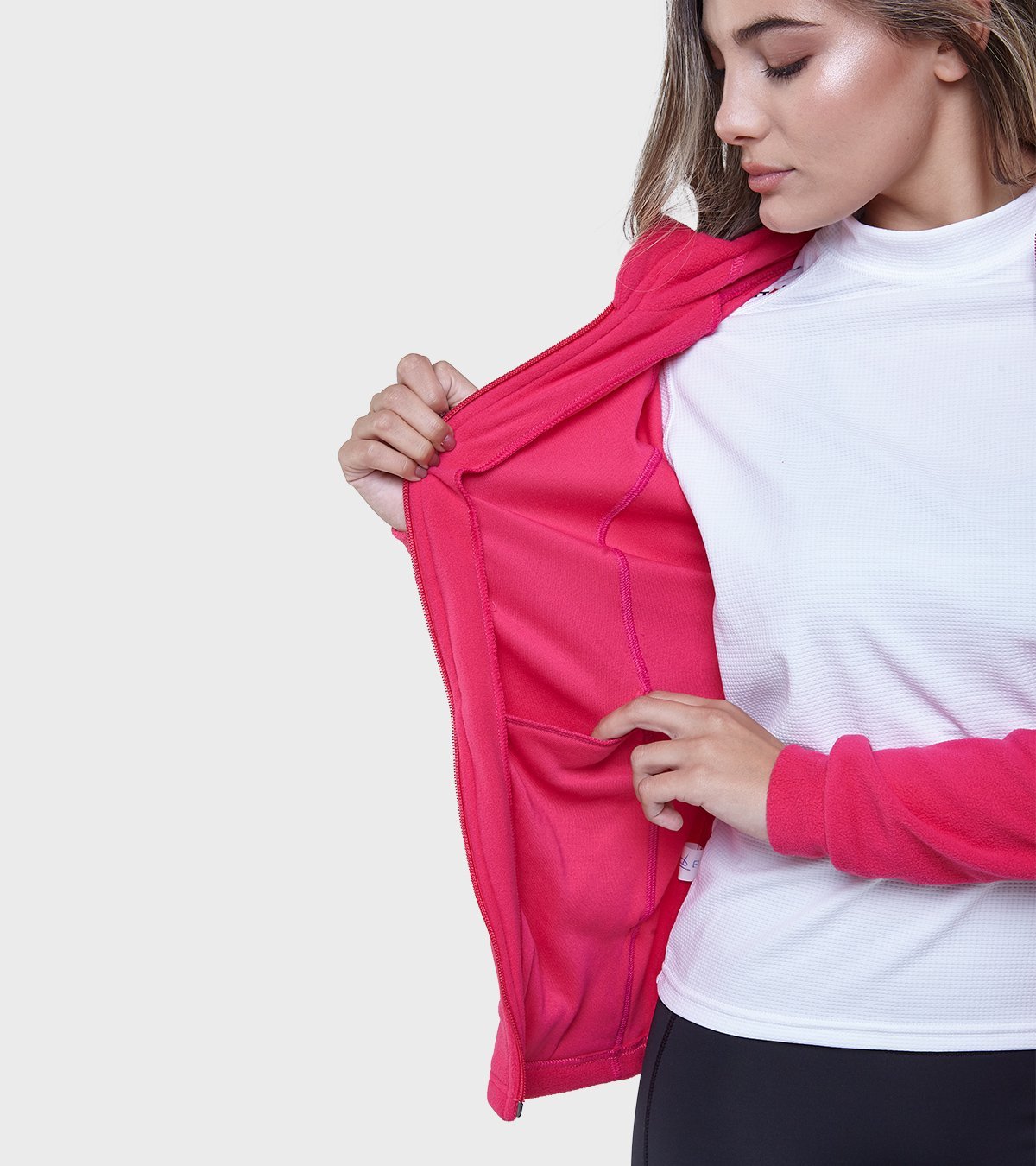 Campera de mujer de micropolar con capucha Aradia