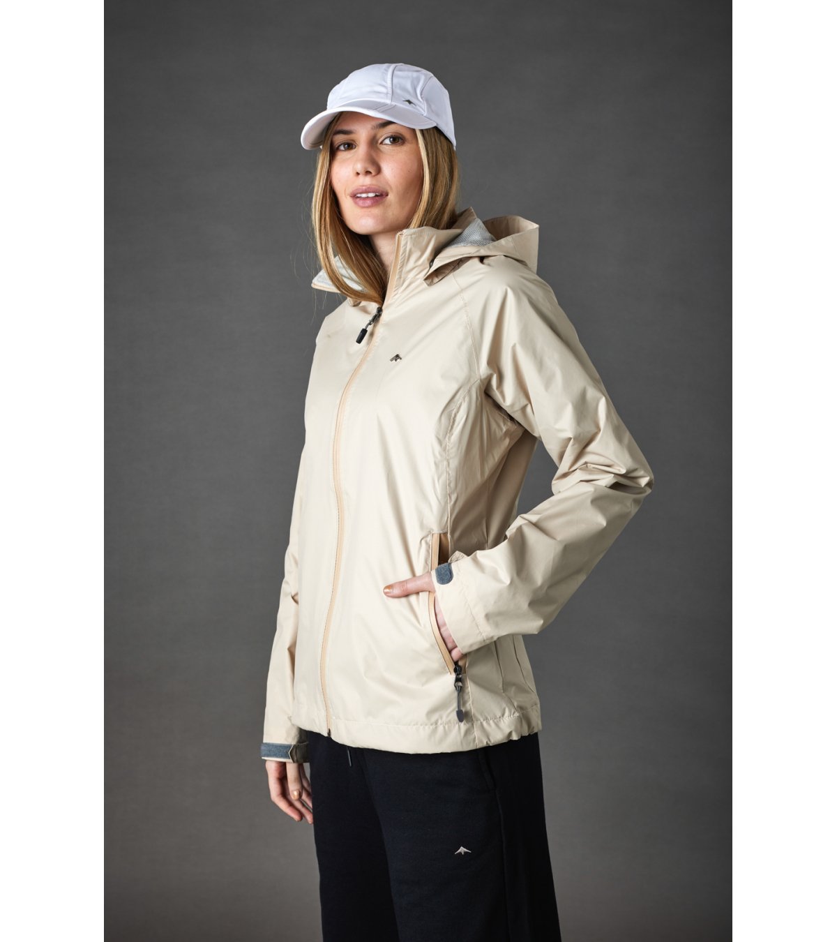 Rompeviento de mujer Eluney